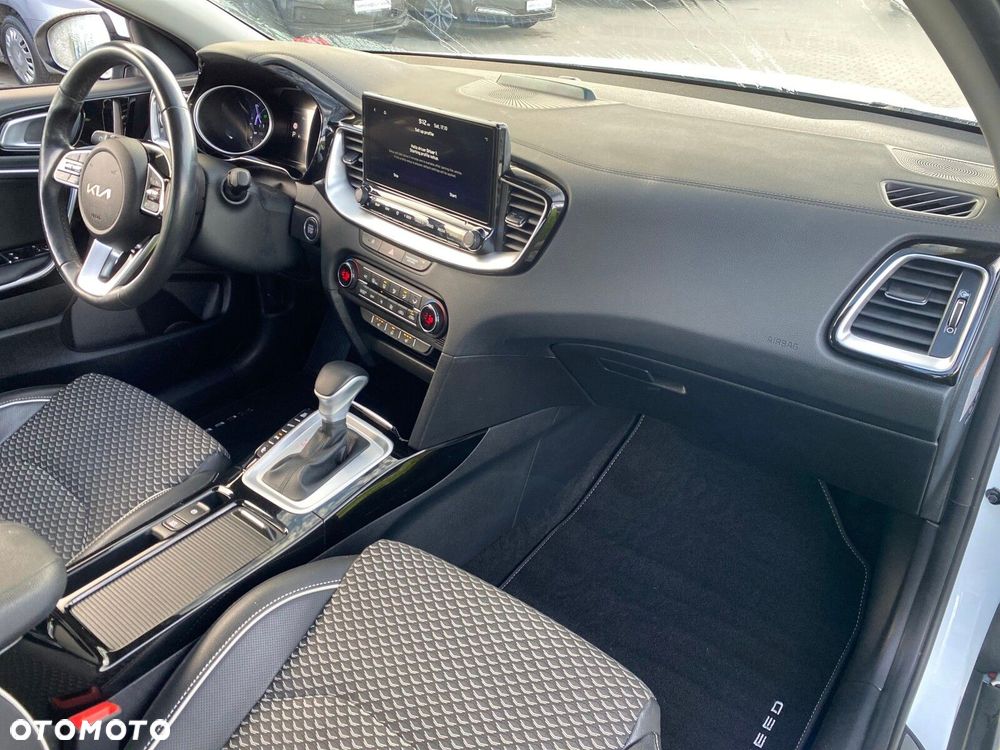 Kia XCeed - 18