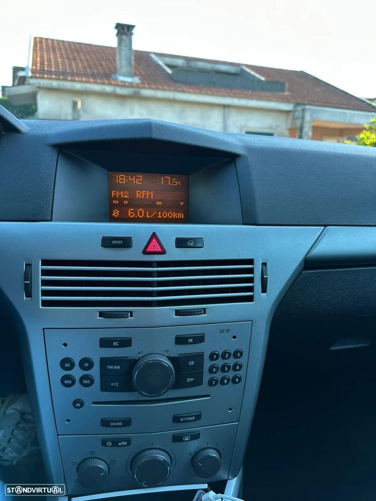 Opel Astra GTC 1.7 CDTi - 9