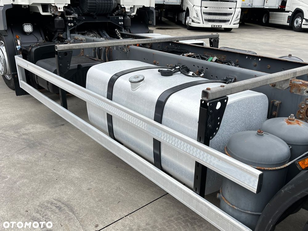 DAF CF 370 2015 // Kabina sypialna // Rama do zabudowy - Laweta // Blokada mostu // Manual // Cały na poduszkach ! - 9