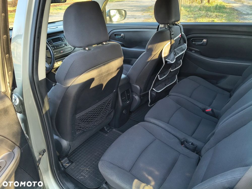 Kia Carens 1.6 GDI Dream Team Edition - 17