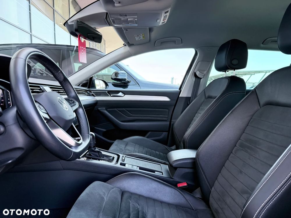 Volkswagen Passat Variant 2.0 TDI EVO Elegance DSG - 26