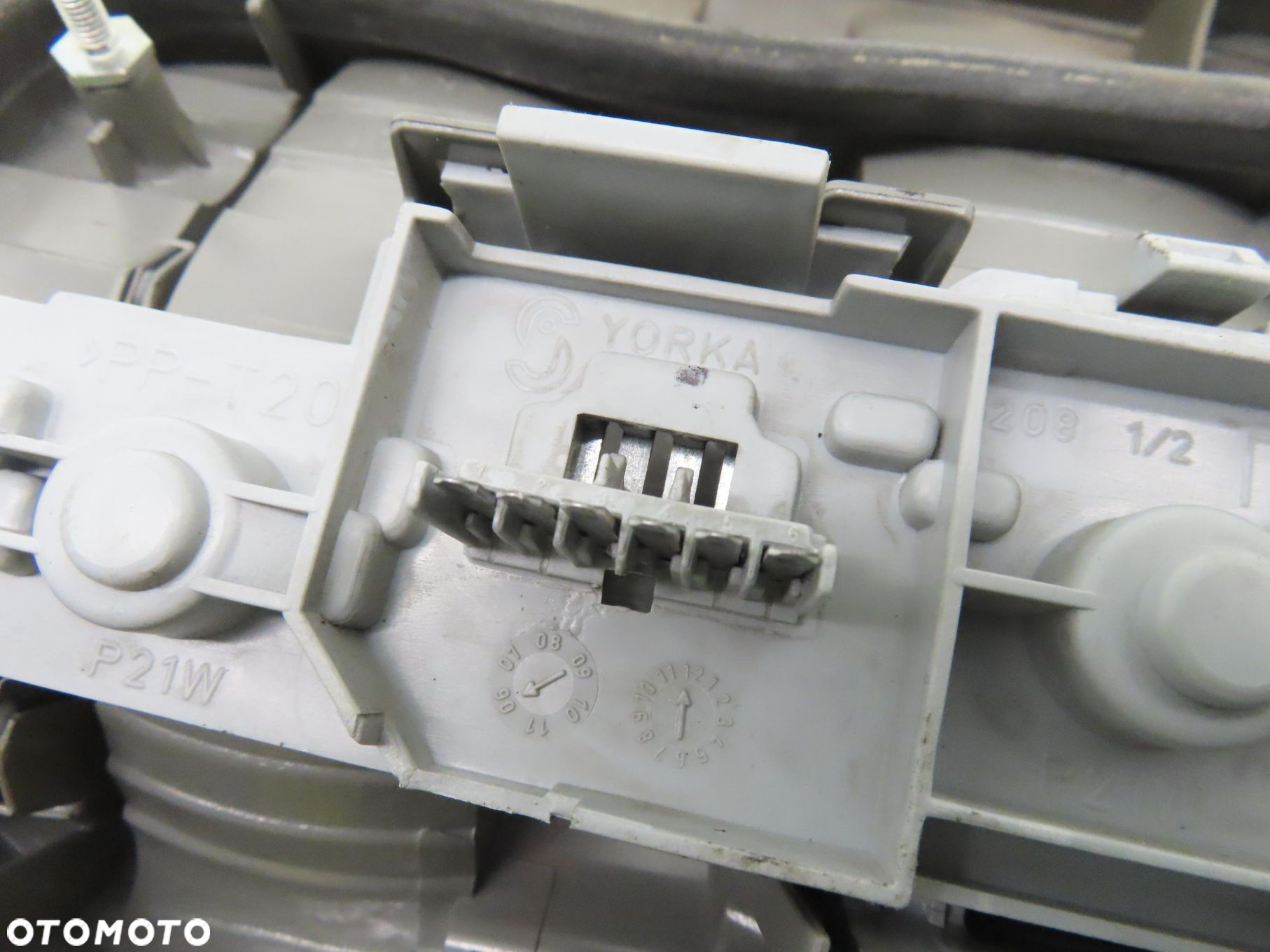 LAMPA LEWA TYLNA OPEL VECTRA C 13131000 - 3