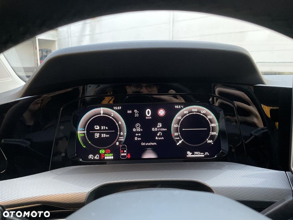 Volkswagen Golf - 16