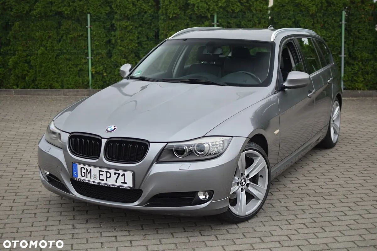 BMW Seria 3 318i Touring - 1
