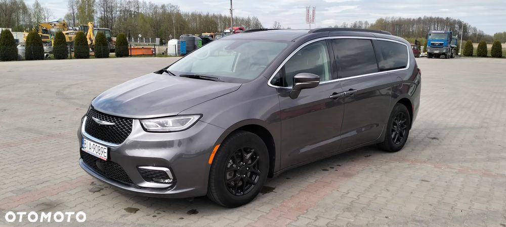 Chrysler Pacifica - 1