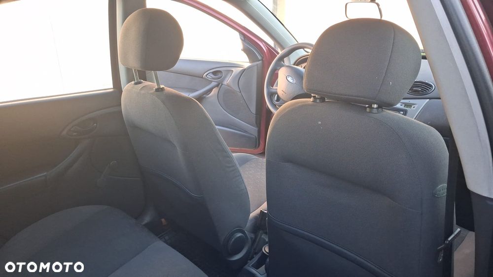 Ford Focus 1.6 X100 - 12