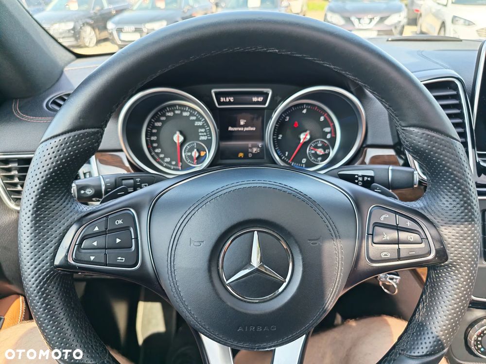 Mercedes-Benz GLS - 17