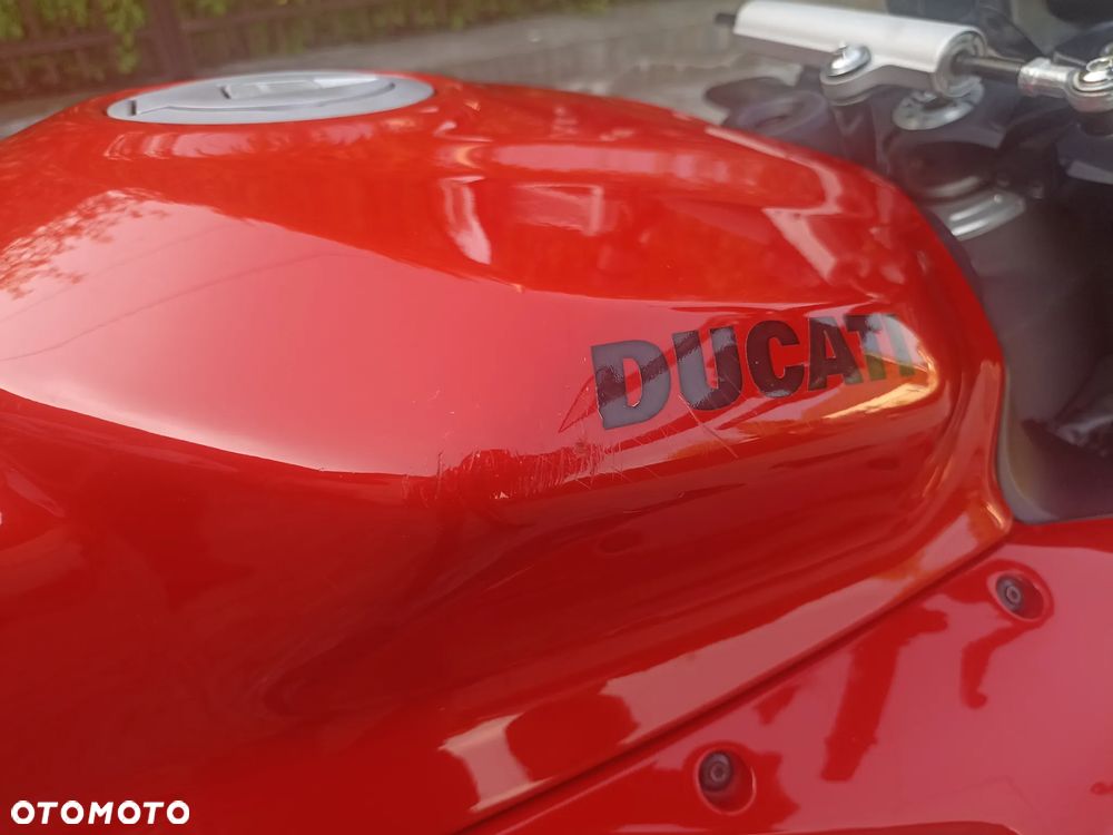 Ducati Streetfighter V2 - 18