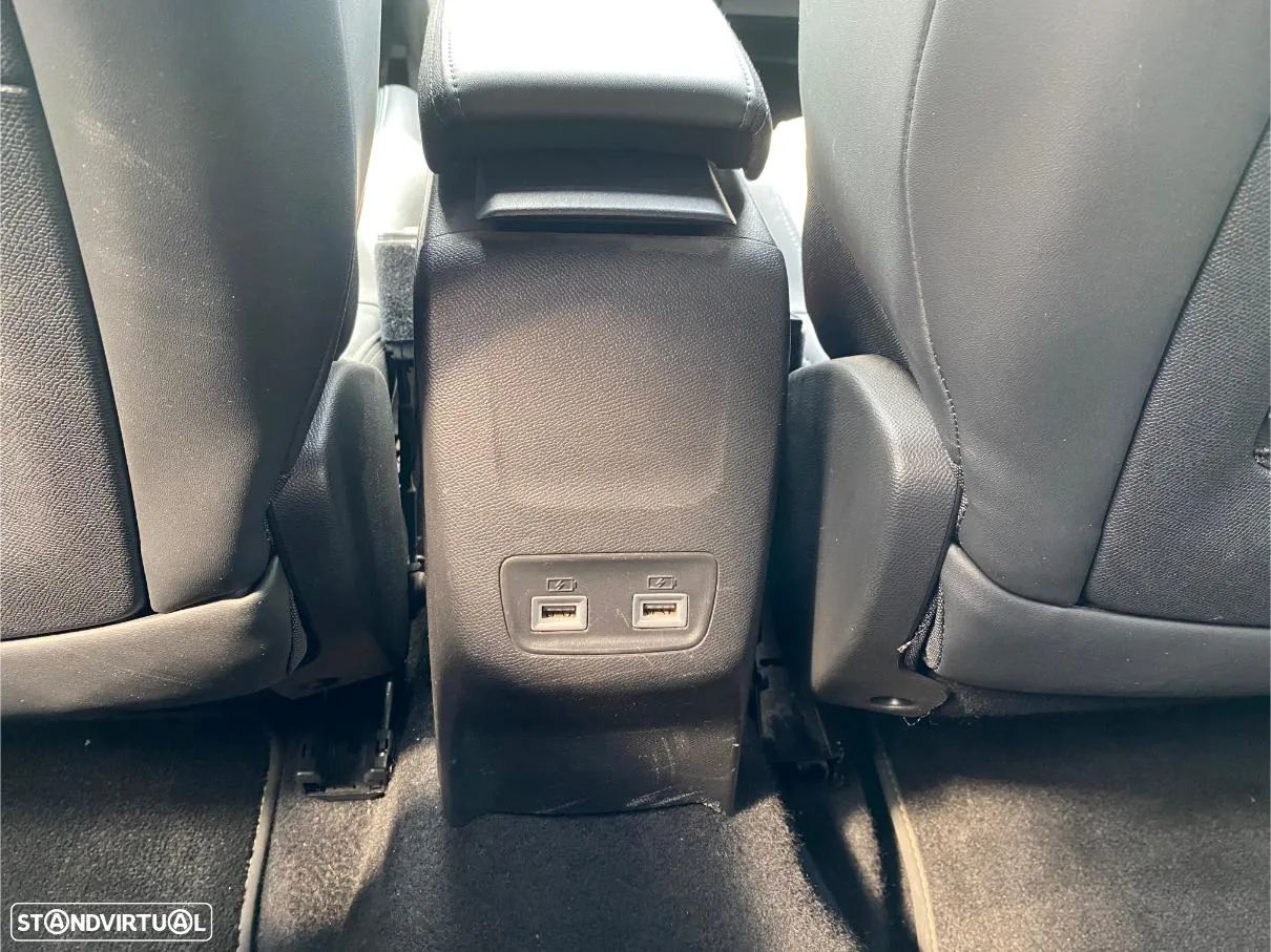 Peugeot e-2008 50 kWh GT Pack - 23