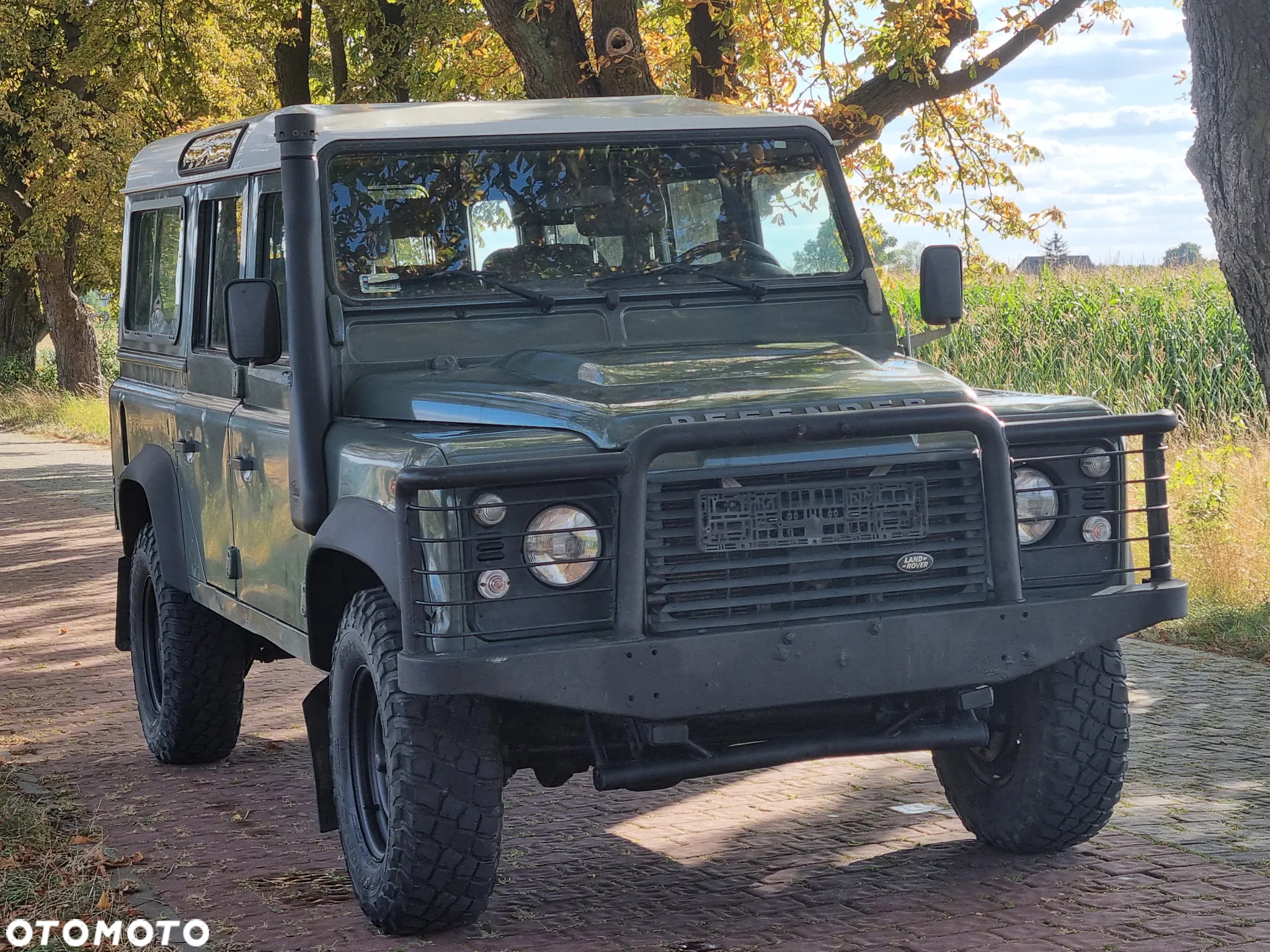 Land Rover Defender - 21