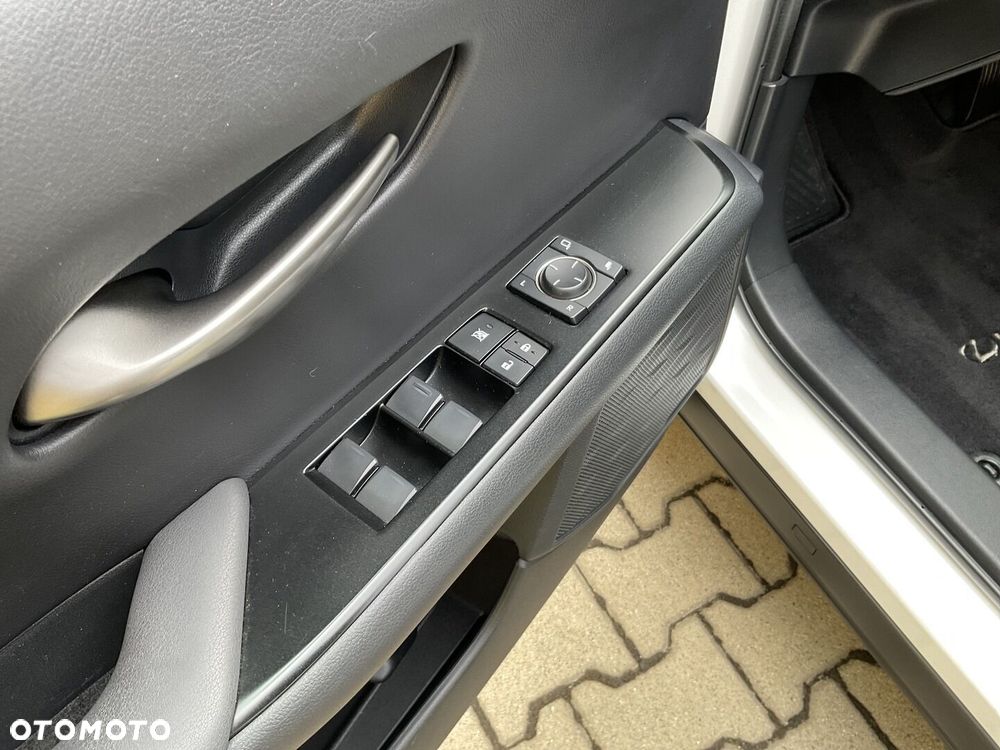 Lexus UX - 17