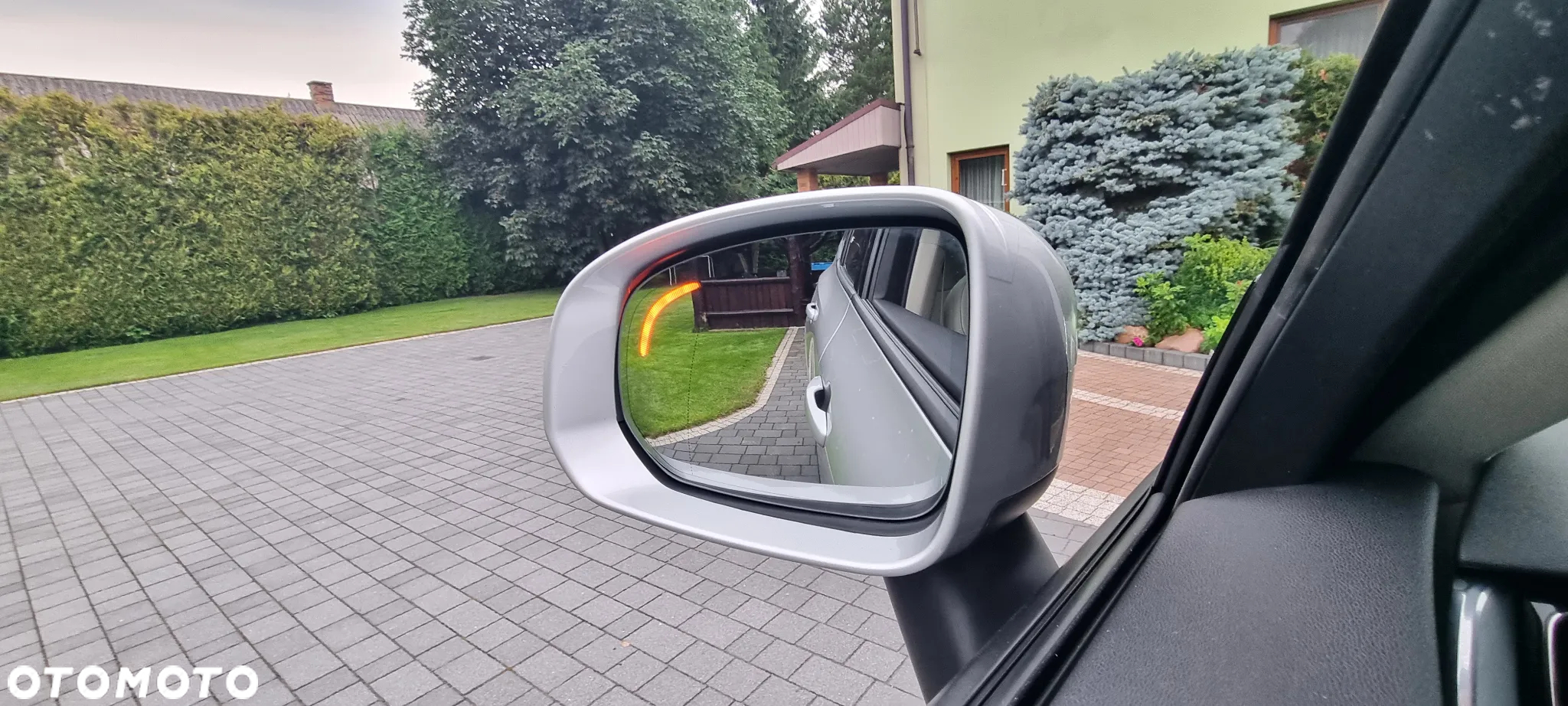 Volvo XC 60 B4 D AWD Geartronic Momentum Pro - 17