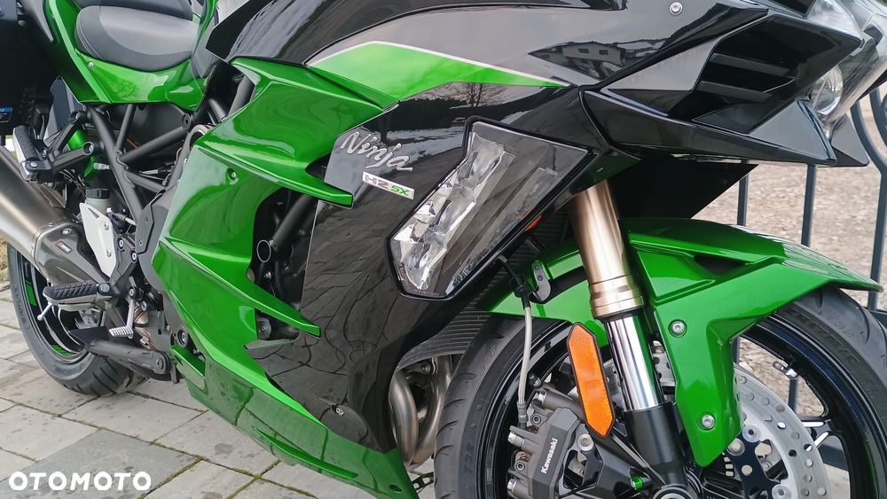 Kawasaki Ninja H2 SX - 16