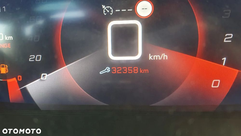 Peugeot 2008 PureTech 130 EAT8 GT - 19