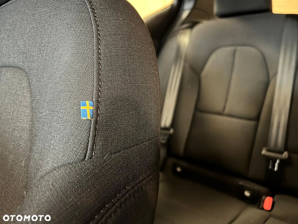 Volvo XC 40 T3 Momentum Pro - 21