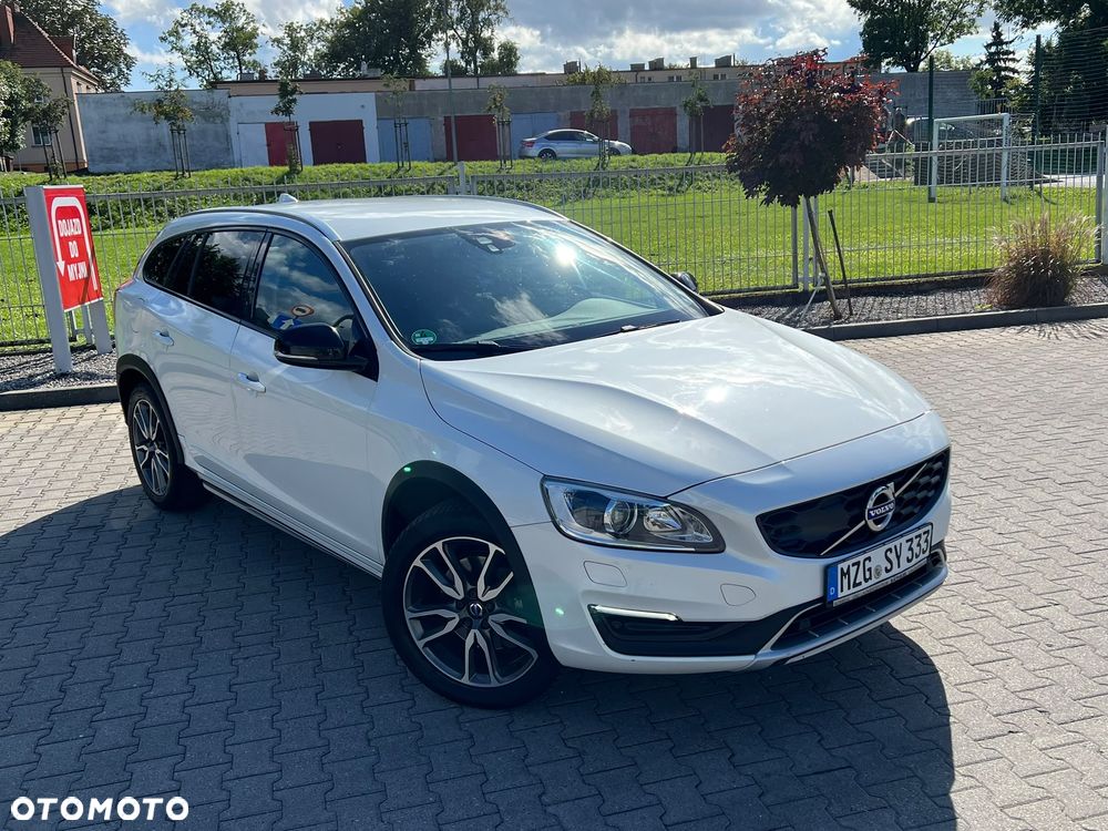 Volvo V60 D3 Geartronic Summum - 1