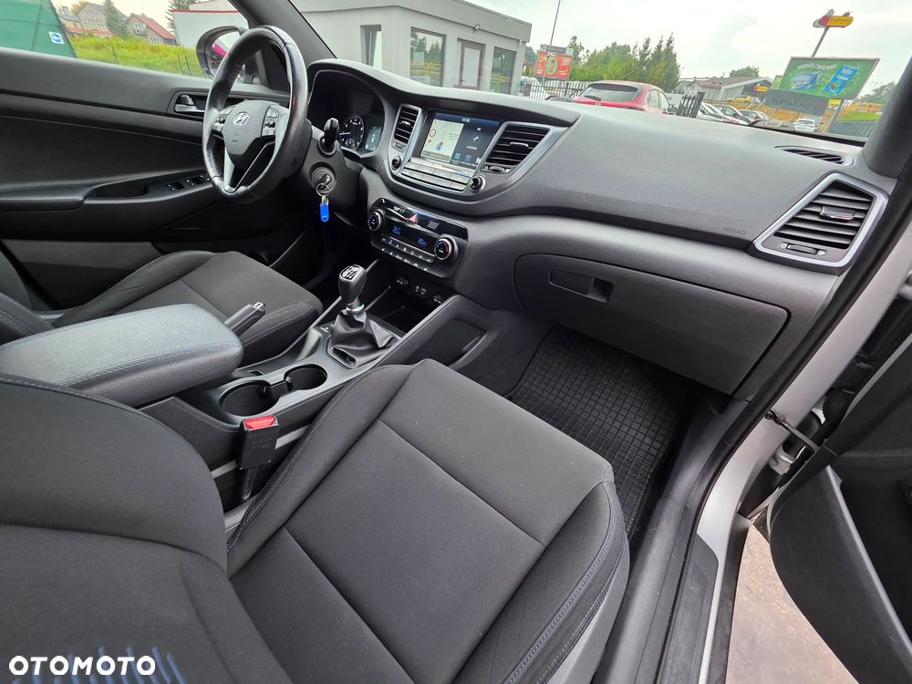 Hyundai Tucson 1.6 GDI BlueDrive GO 2WD - 12