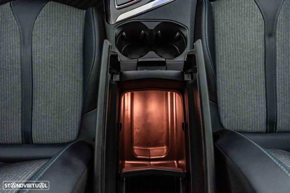 Peugeot 3008 1.6 Hybrid Allure Pack e-EAT8 - 24