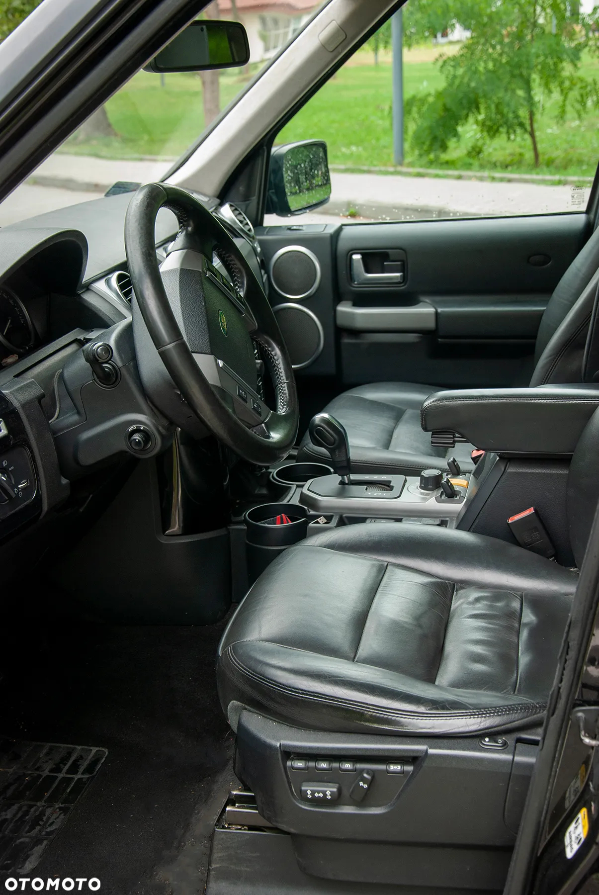 Land Rover Discovery IV 2.7D V6 HSE - 19