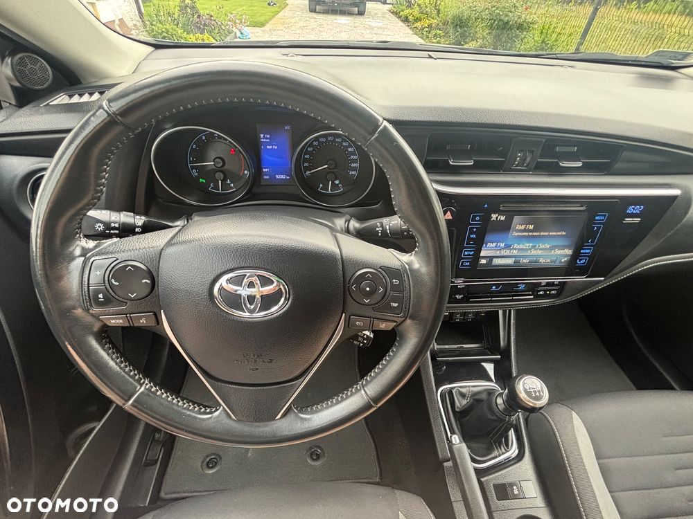 Toyota Auris 1.6 Premium - 12