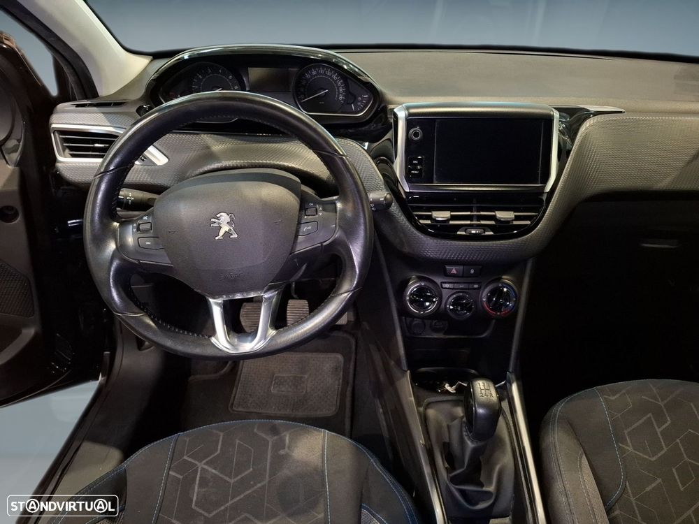 Peugeot 2008 1.2 PureTech Style - 11