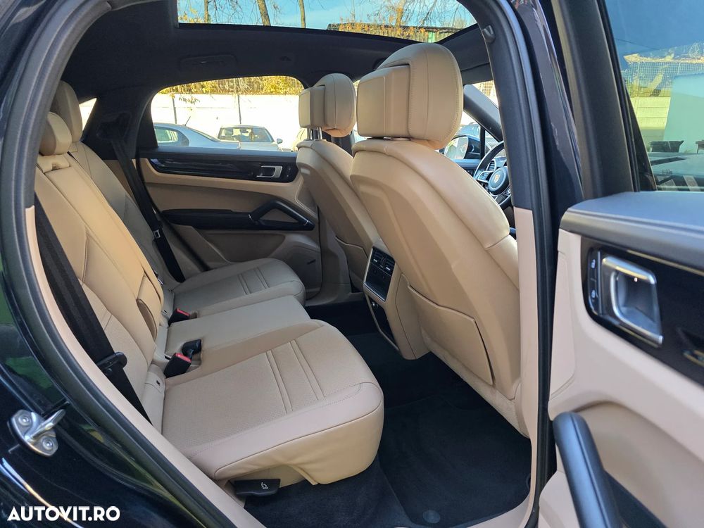 Porsche Cayenne - 13