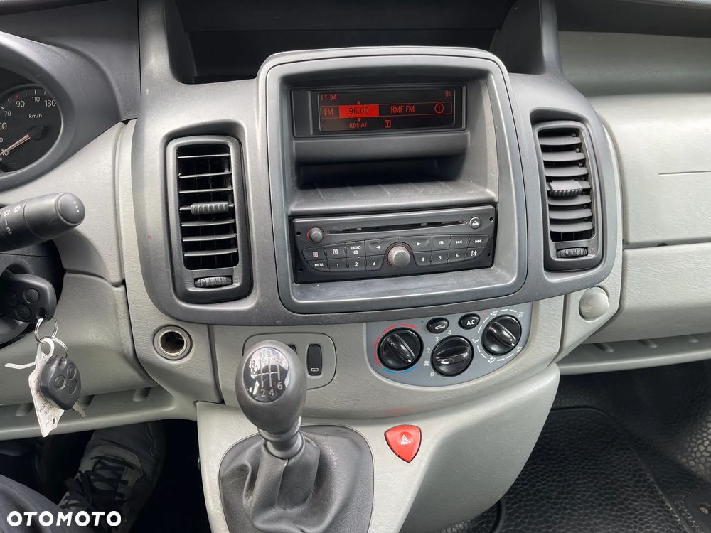 Opel Vivaro - 8