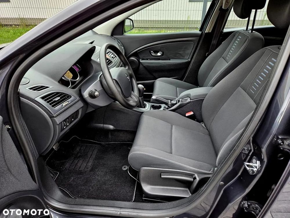 Renault Megane 1.6 16V 110 Paris - 19