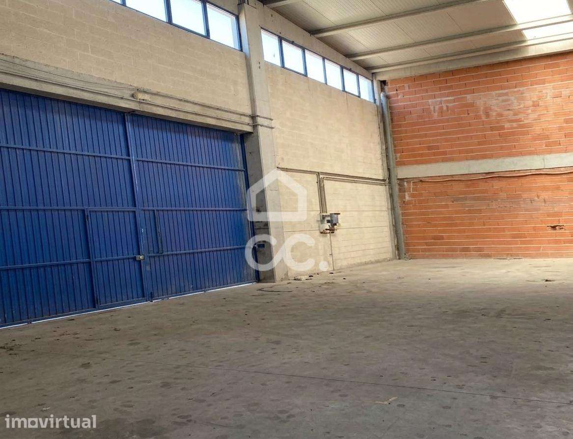 Armazém 1.921 m² c/ Mezanine e Logradouro – Quinta do Anjo, Palmela - Grande imagem: 2/23