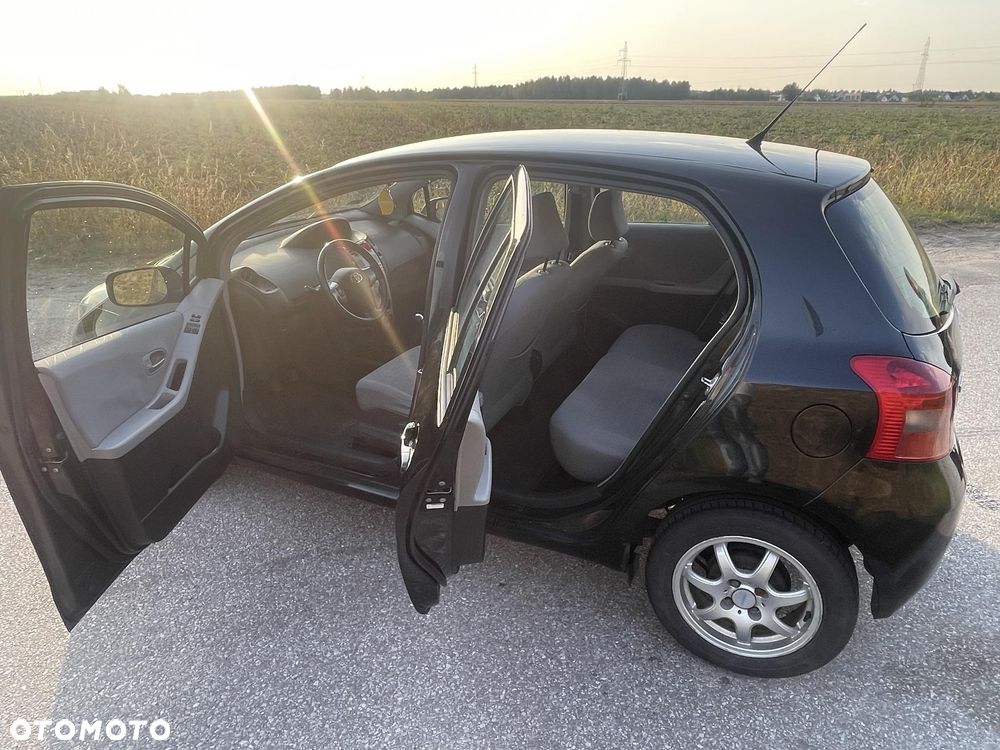Toyota Yaris 1.3 Luna A/C - 13