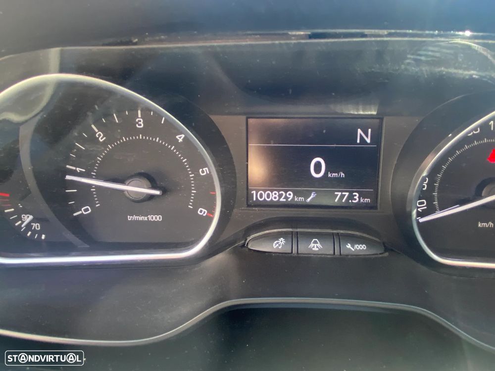 Peugeot 208 1.6 e-HDi Allure 2-Tronic - 11