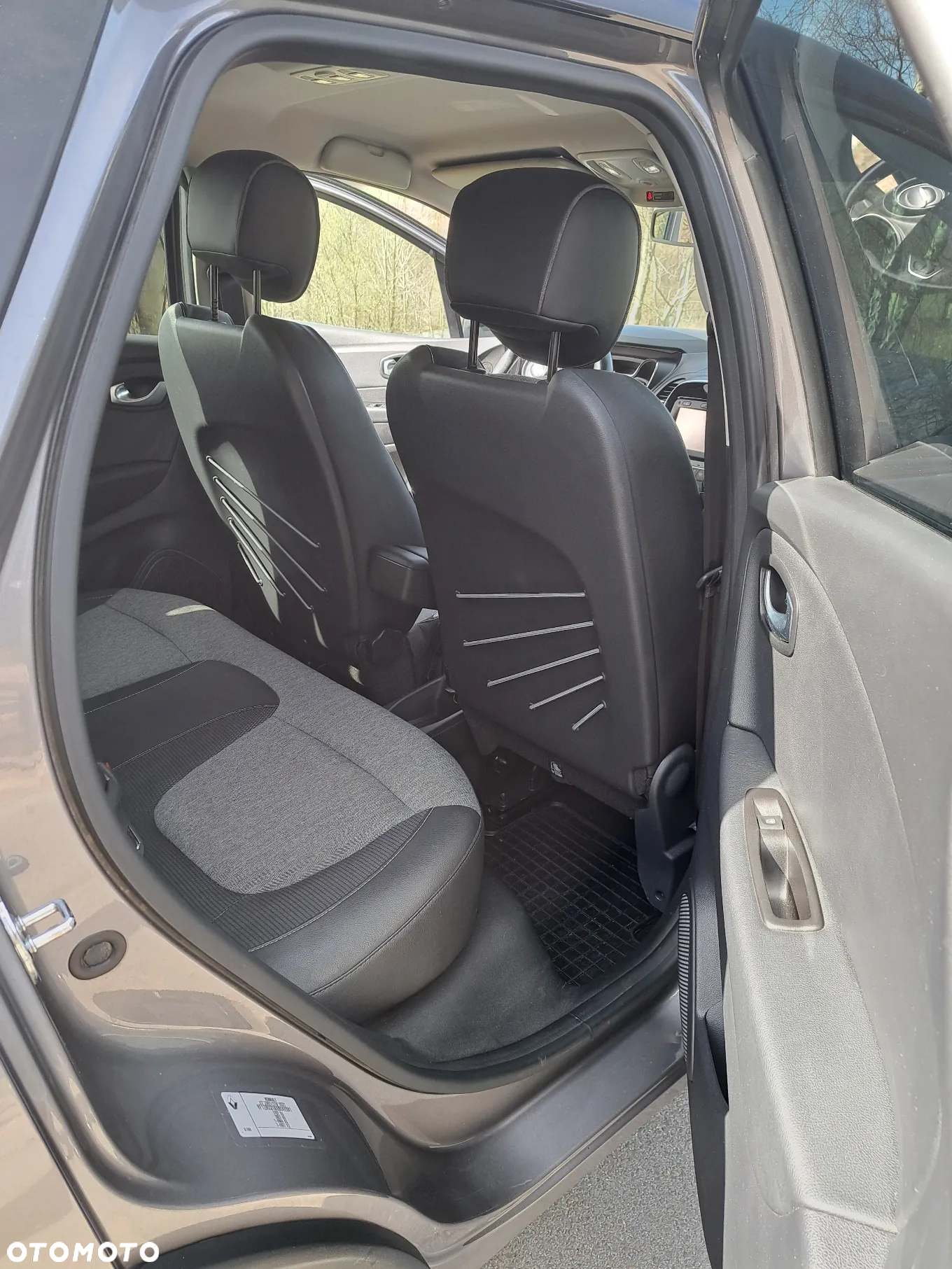 Renault Captur 1.2 Energy TCe Intens - 10