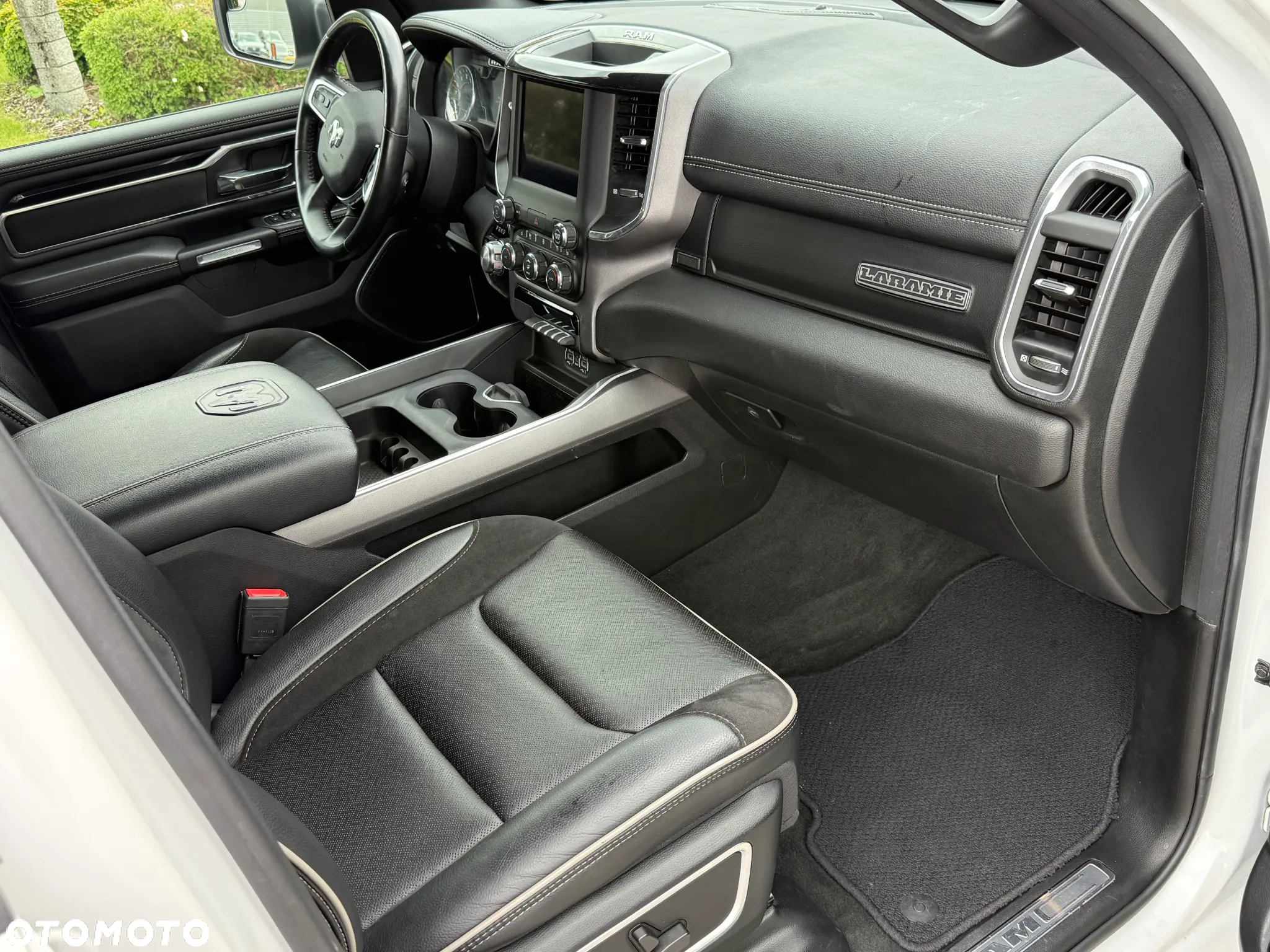 RAM 1500 Crew Cab Shortbed Laramie - 22