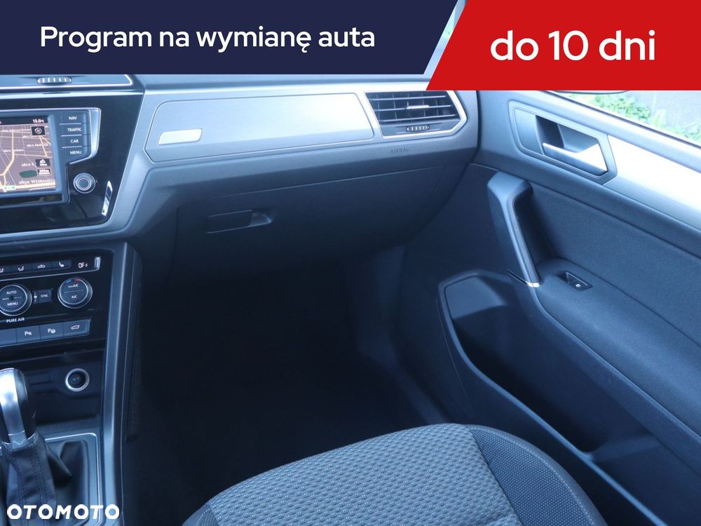 Volkswagen Touran - 9