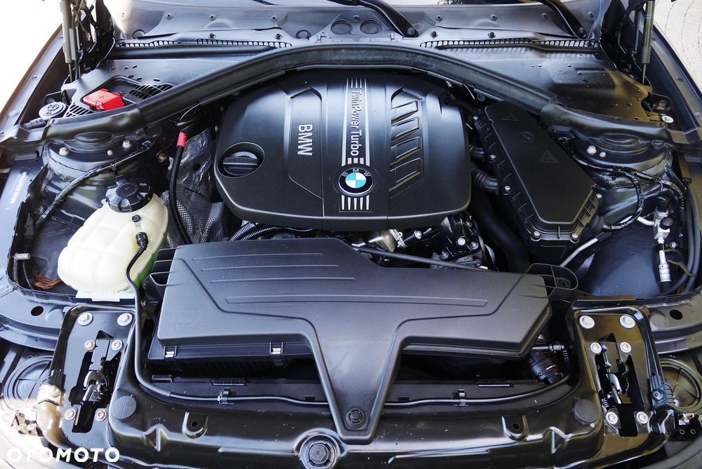 BMW Seria 3 318d Luxury Line - 25