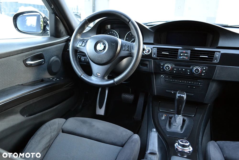 BMW Seria 3 320d DPF Edition Sport - 12