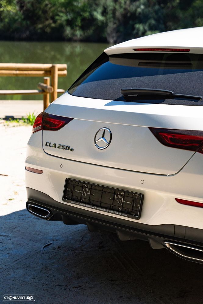 Mercedes-Benz CLA 250 e Shooting Brake AMG Line - 4