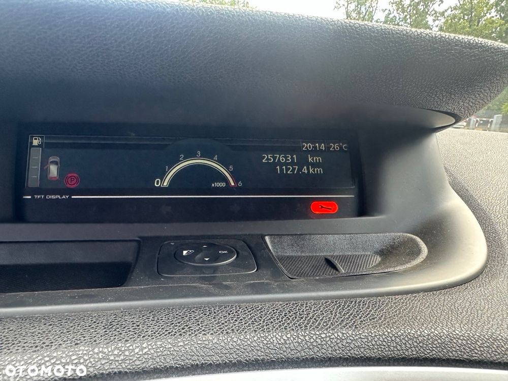 Renault Grand Scenic - 12
