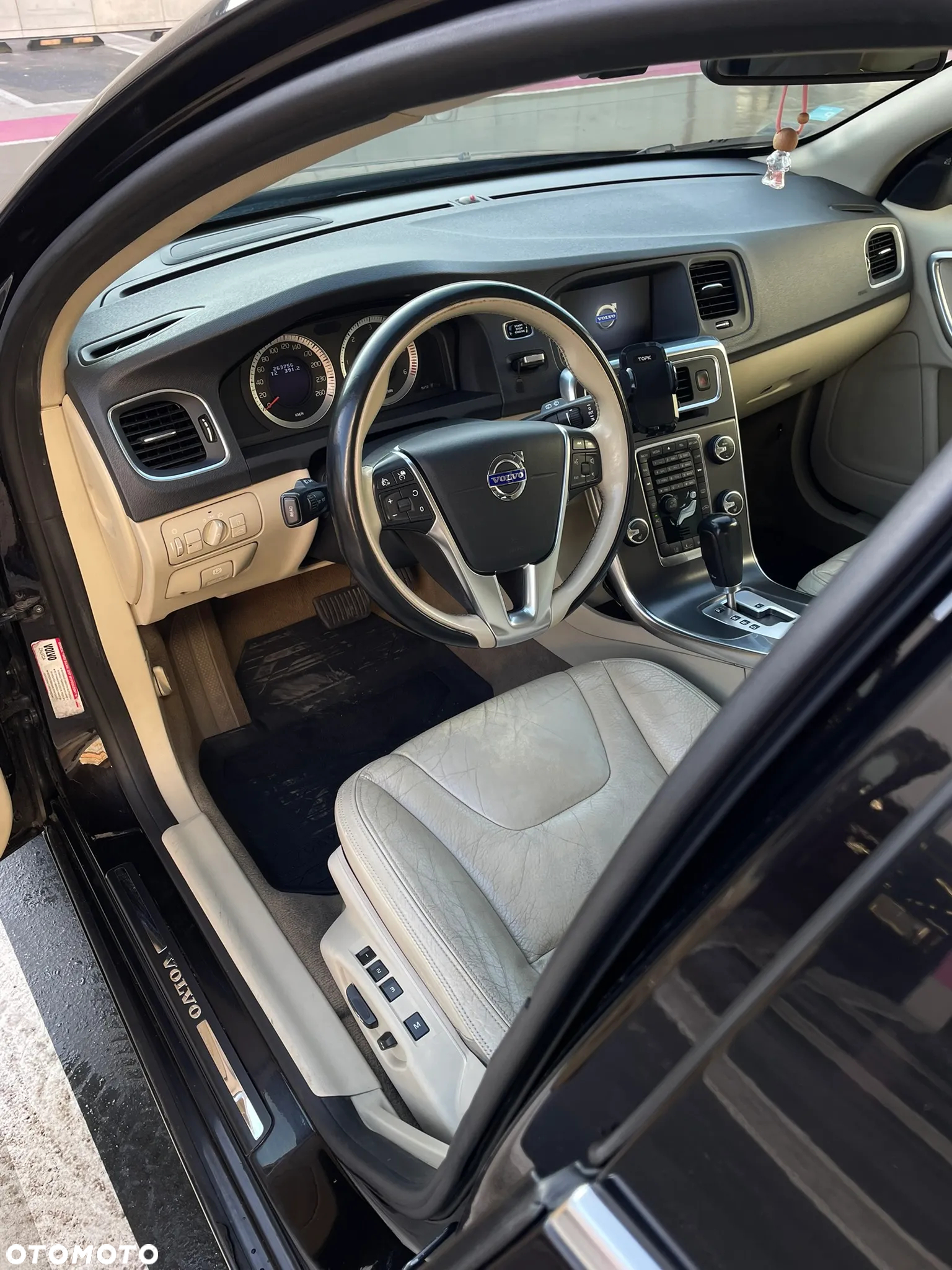 Volvo V60 D5 AWD Summum - 29