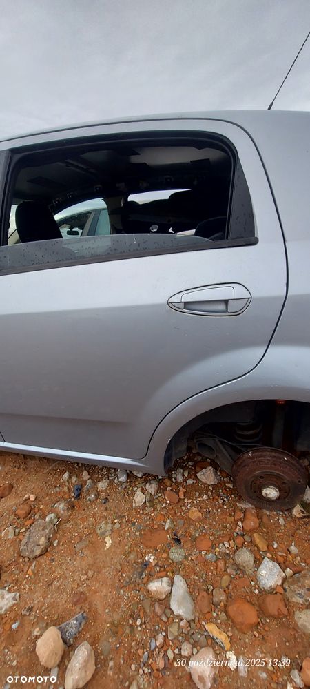 G.Punto Drzwi Lewy Tył Kolor. 589A - 2