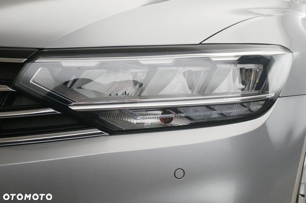 Volkswagen Passat Variant 1.5 TSI EVO Essence DSG - 13
