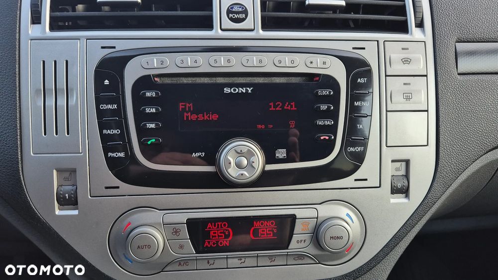 Ford Kuga 2.0 TDCi 4x4 Titanium - 24