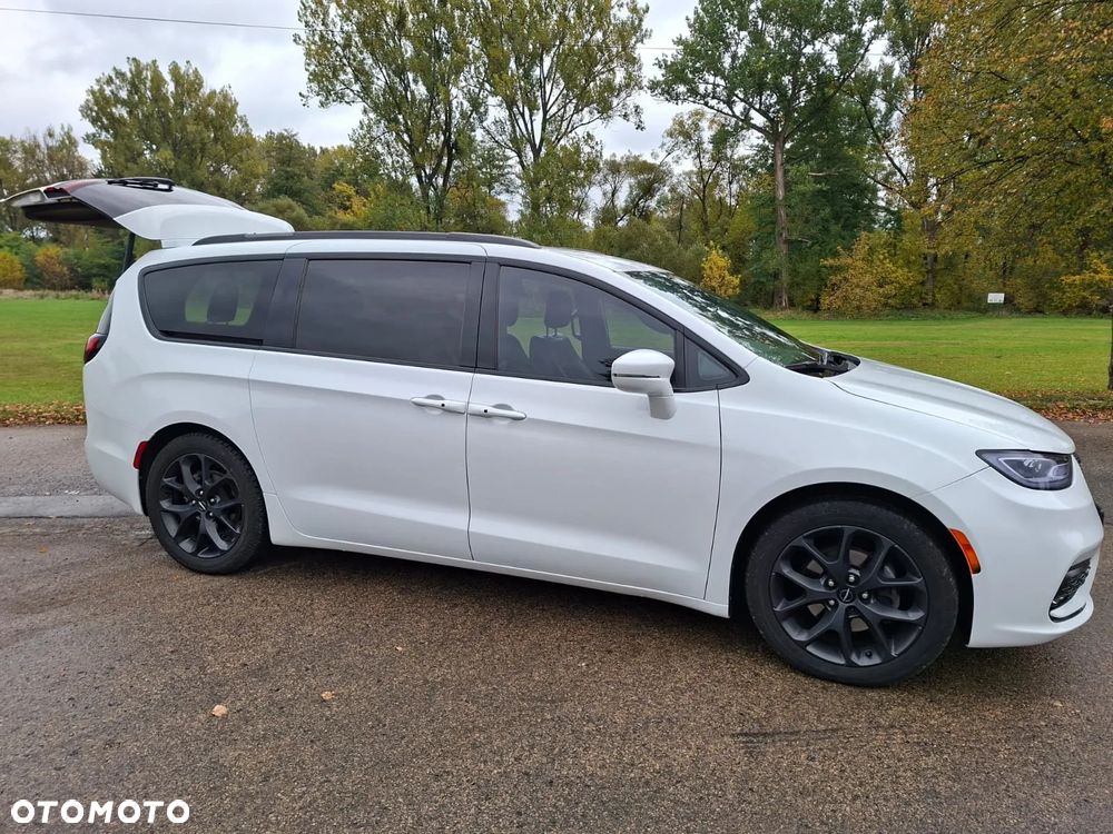 Chrysler Pacifica - 26