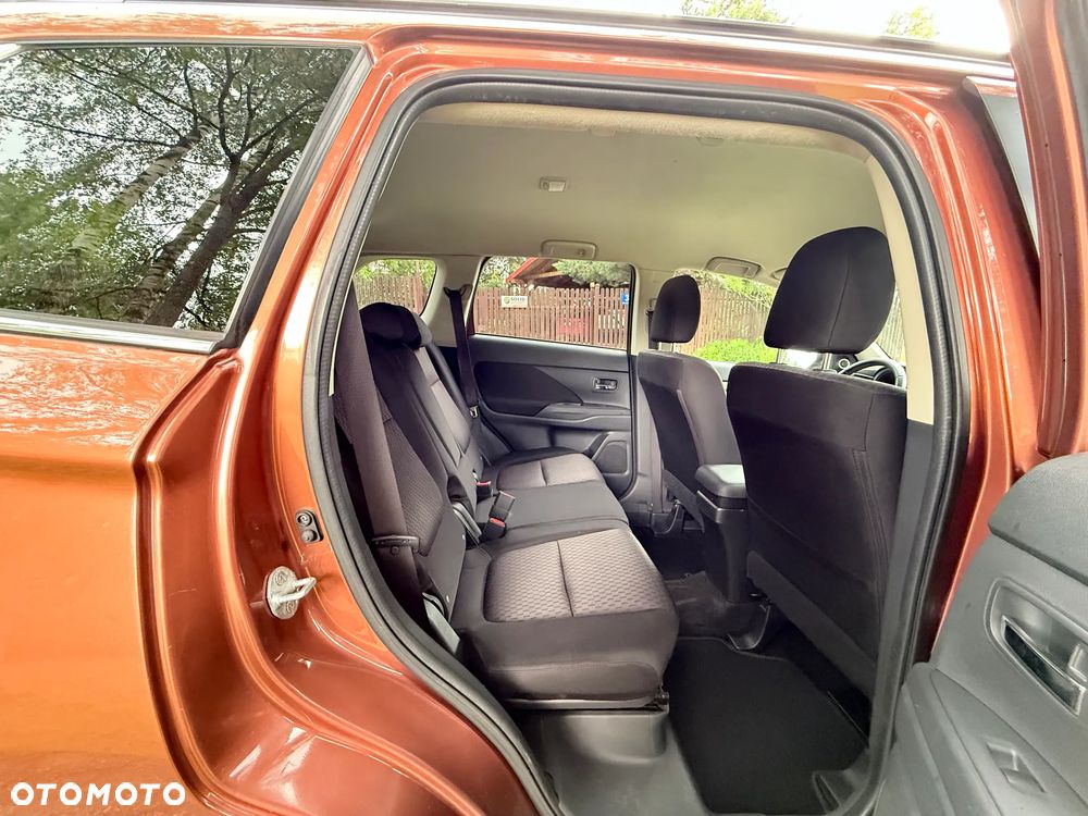 Mitsubishi Outlander 2.0 Intense + - 32