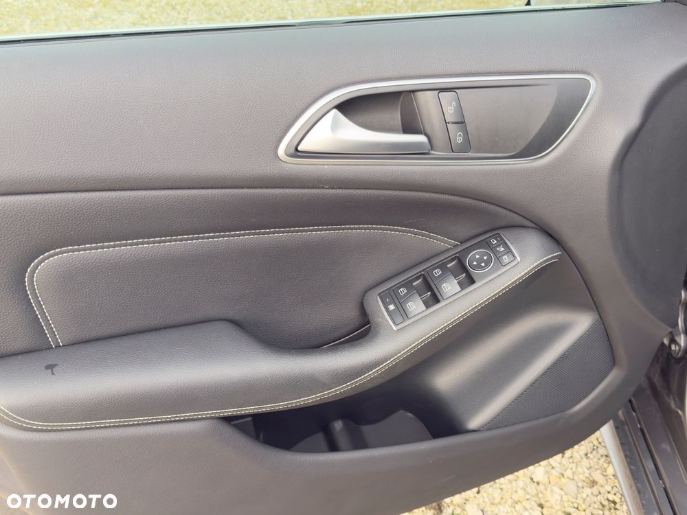 Mercedes-Benz Klasa B 220 4-Matic AMG Line - 13