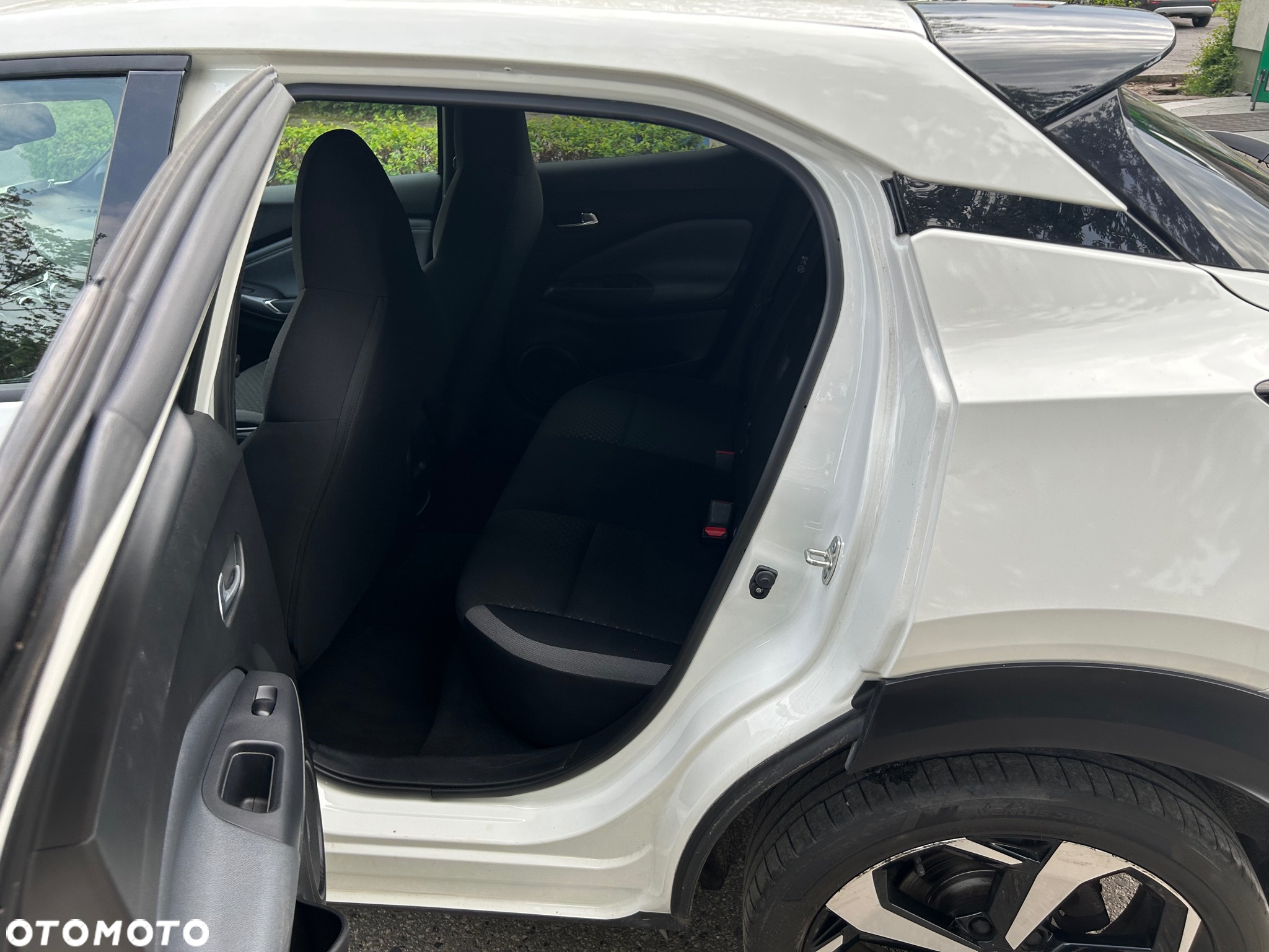 Nissan Juke 1.0 DIG-T N-Connecta DCT - 13