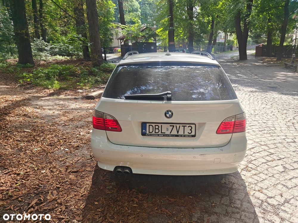 BMW Seria 5 525d xDrive - 4