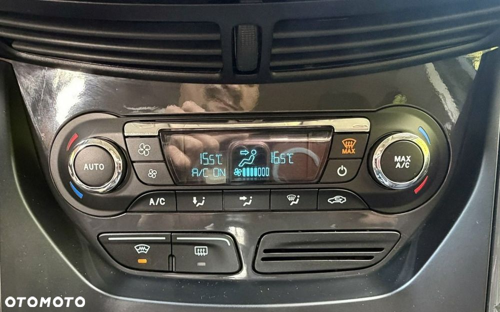 Ford Kuga - 17