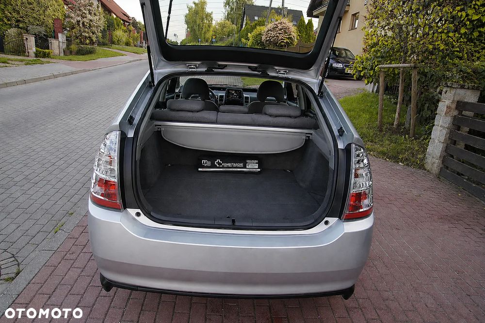 Toyota Prius 1.5 VVT-i Prestige - 26