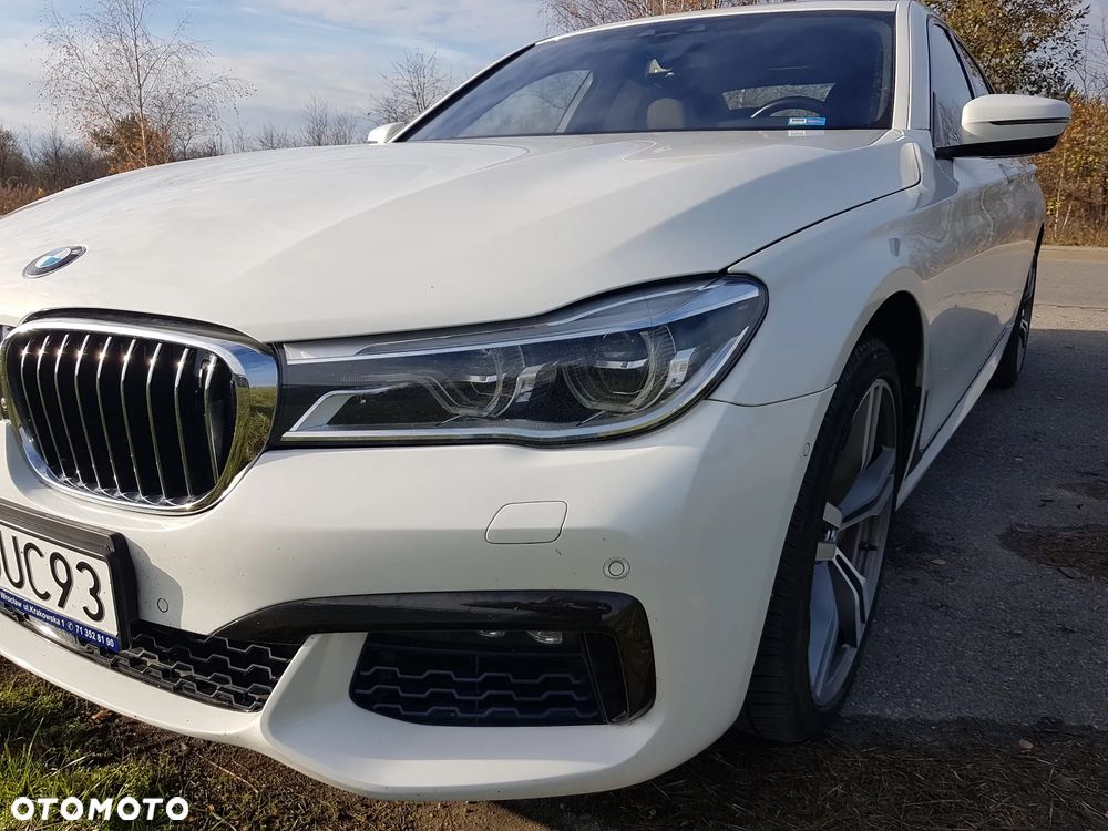 BMW Seria 7 750i xDrive - 2